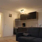 Zum Rittergut 17 *