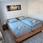 Zum Rittergut 17 *